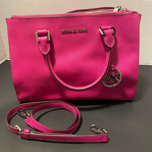 Michael Kors Pink Tote Purse Large with Shoulder/handle Straps Great Condition! - Picture 1 of 7